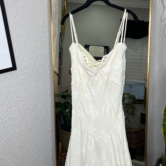 HOUSE OF CB 'Seren' Vintage Cream Floral Lace Back Maxi Dress NWOT - Picture 13 of 17